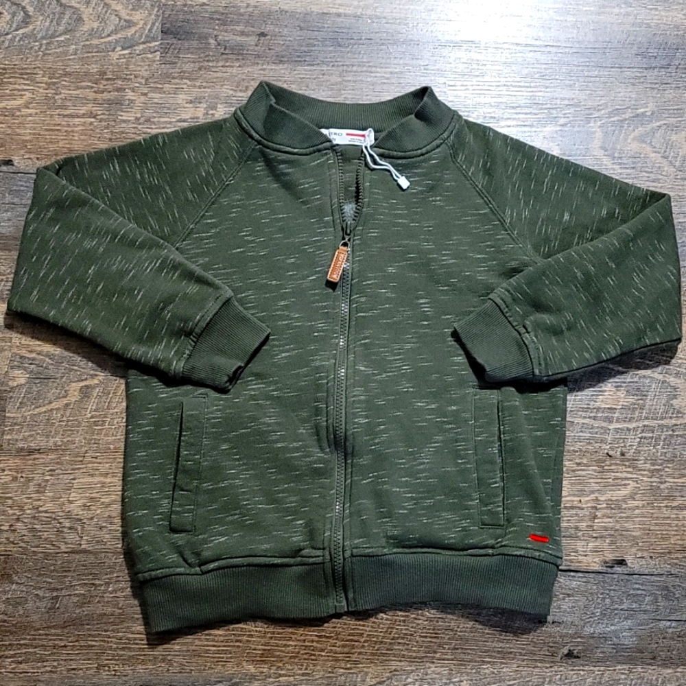 NWOT zip up sweater green with white accents by Castro size 8 to 10 front pocket